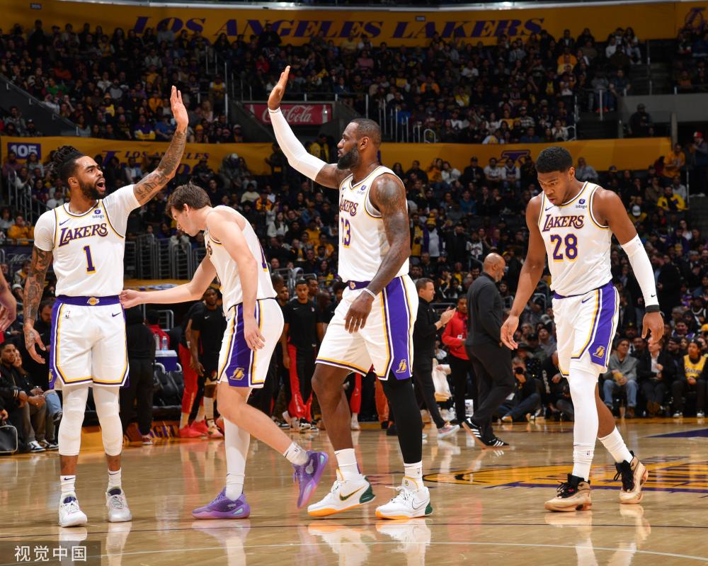 的内线防守 的内线防守