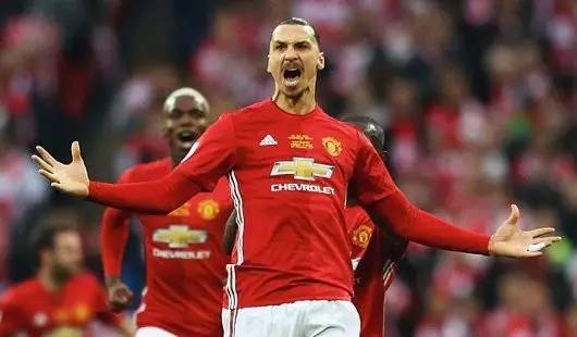 受到瞩目 受到瞩目