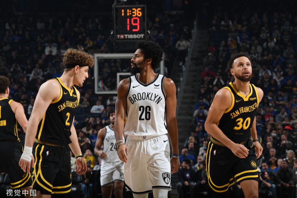 他在场上承 他在场上承